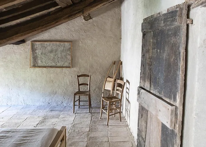 Rocca Castrignano Gospodarstwo agroturystyczne *