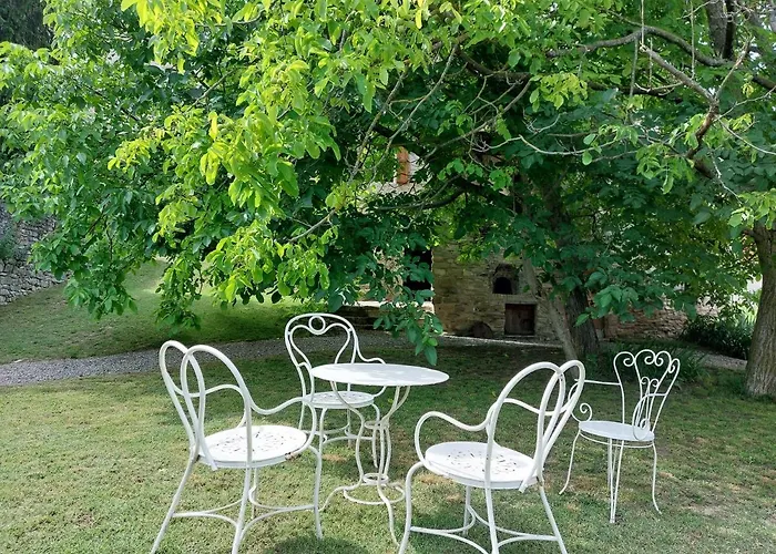 Rocca Castrignano Gospodarstwo agroturystyczne *